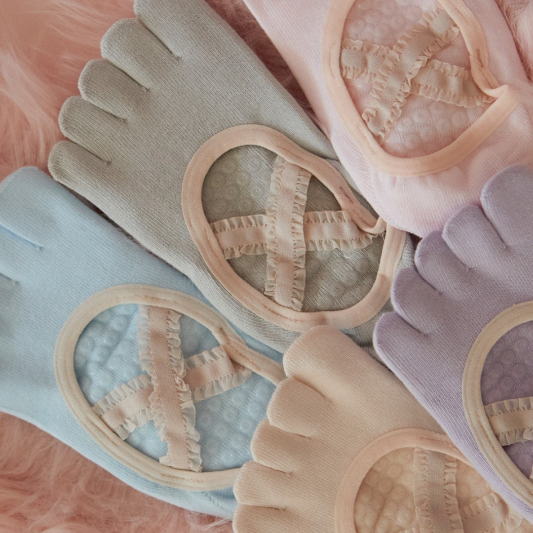 Grounded Ballet Grip Set (5-Toe Socks & Gloves) - Hygiene & Grip